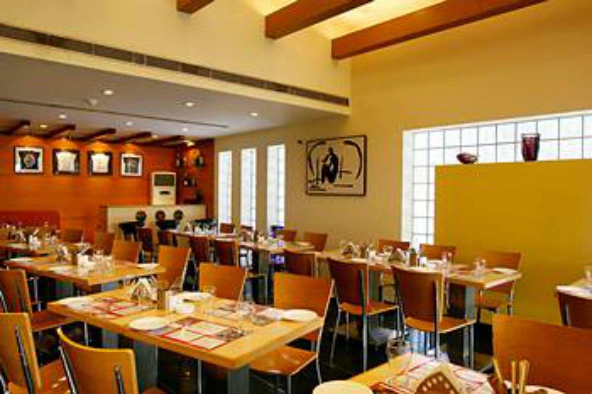 Red Fox By Lemon Tree Hotels, Jaipur Extérieur photo