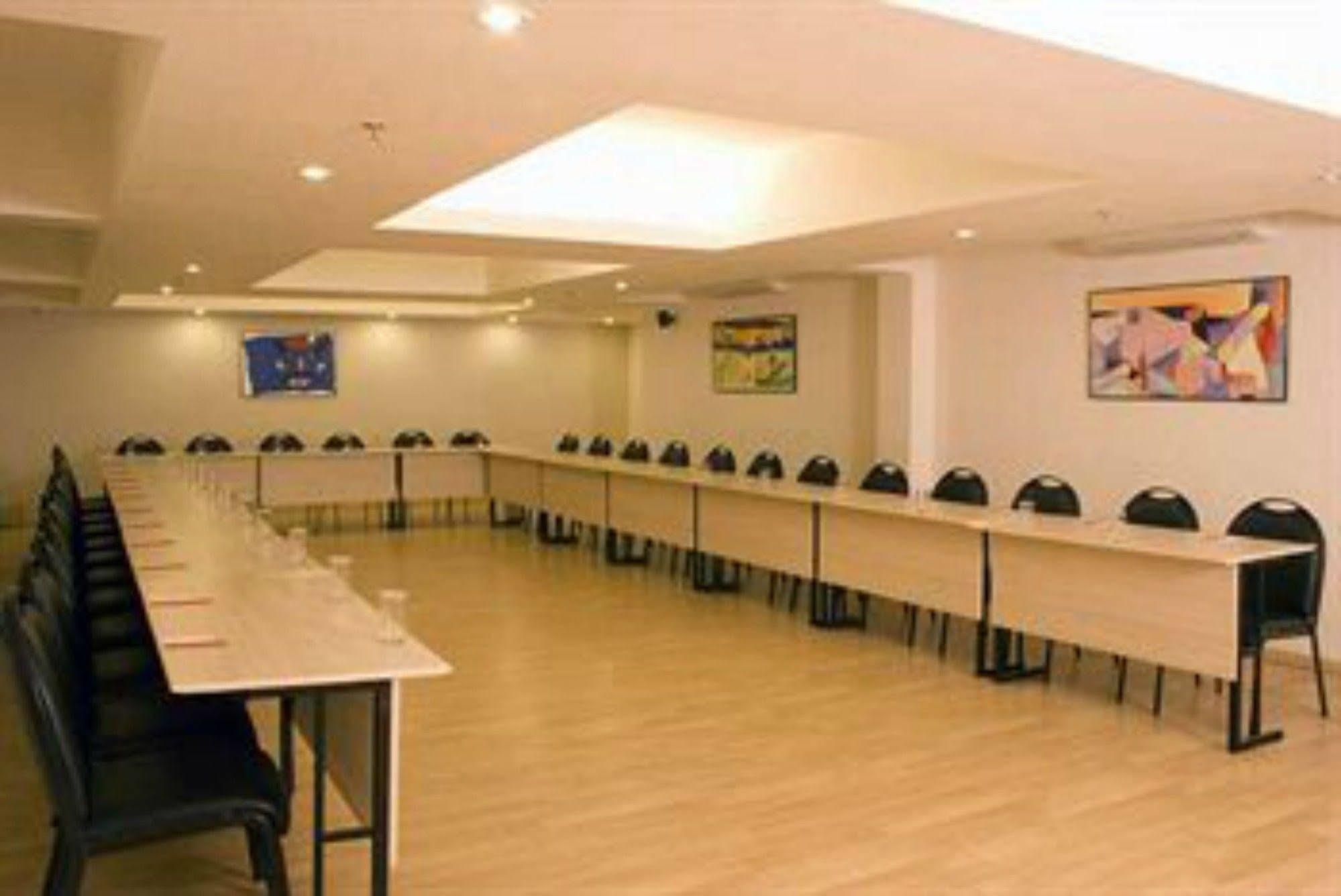 Red Fox By Lemon Tree Hotels, Jaipur Extérieur photo